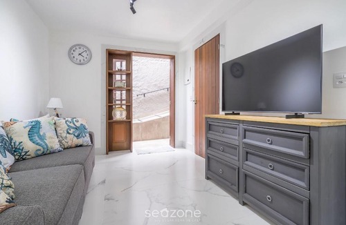 Cabecudas Apartment | Spacious apt 450m from the beach in Itajaí PSN001