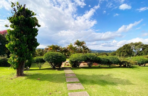 Ibiuna House | Spacious Country House in a Gated Community Near the Reservoir