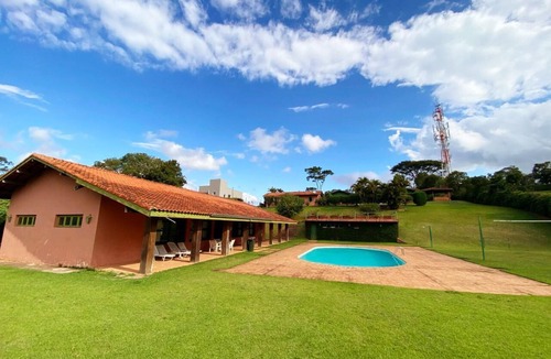 Ibiuna House | Spacious Country House in a Gated Community Near the Reservoir