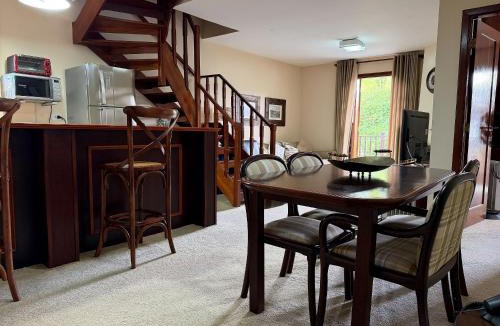 Alto do Capivari Apartment | Spacious Duplex at Home Green Home