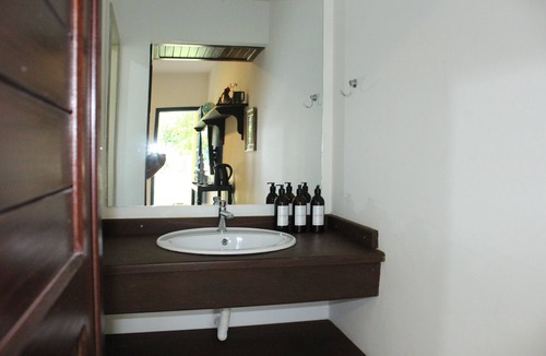 Novo Airao House | Spacious house with garden and 3 suites in Novo Airão.