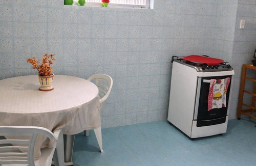 Chacara Flora House | Spacious house with garage, 3 bedrooms, ideal for families, 10 minutes from the city center.