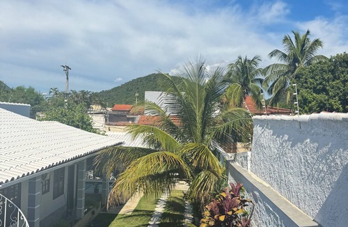 Piratininga House | Spacious vacation home for 10 people with pool 200 meters to the beach