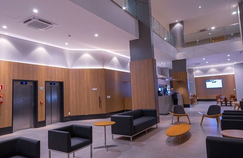 Centro Hotel | Standard Twin Bed Room | Pet-Friendly | 0.5 Mi from Igreja Matriz Tower
