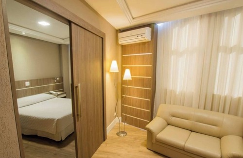 Civic Center Hotel | Start Your Escapade w/Our Triple Suite Double