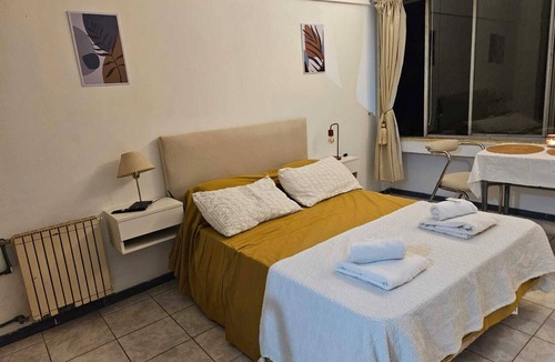 Centro Apartment | Studio with lake view