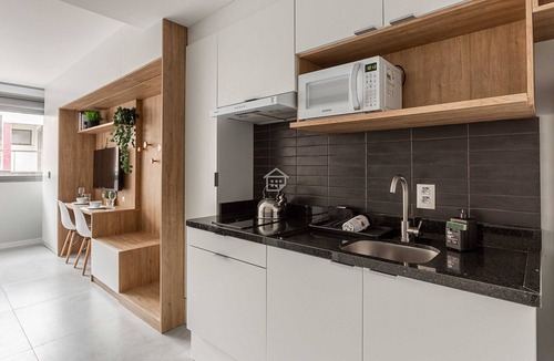 Mont'Serrat Apartment | Studio com Design Moderno em Bairro Tranquilo