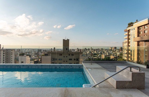 Mont'Serrat Apartment | Studio com Design Moderno em Bairro Tranquilo