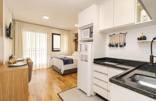 Matriz Apartment | Studio com Varanda e Central em Condomínio Clube