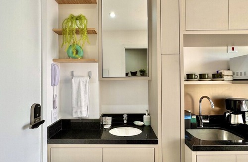 Alto da Gloria Apartment | Studio compacto próximo CoutoPereira com Ar e vaga
