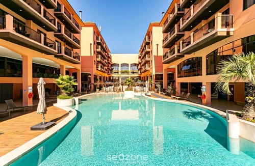 Jurere Apartment | Studio in Jurerê seaside resort JBV173