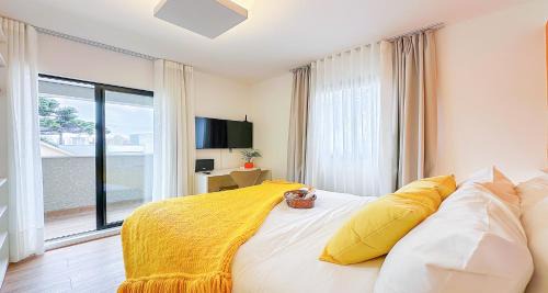 Novo Mundo Apartment | Studio moderno com garagem, sacada e lazer completo! Próximo à Live Curitiba!