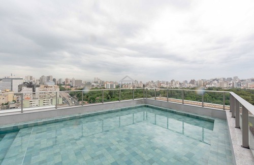 Cidade Baixa Apartment | Studio Moderno e Fluido de Frente para o Parque