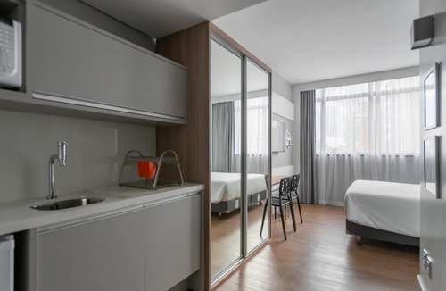 Batel Apartment | Studio Premium Batel HSB009