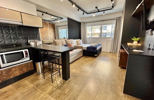 Matriz Apartment | Studio reformado no Batel para 4, piscina aquecida e Shopping Curitiba em frente