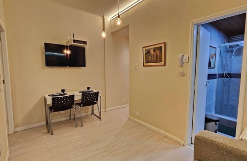 Copacabana House | Studio w/AC | 5 min to Copacabana Beach