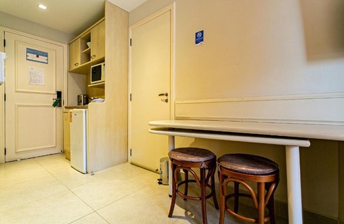 Jurere Apartment | Studio w/Sea View and Resort Pool in Jurerê JBV306