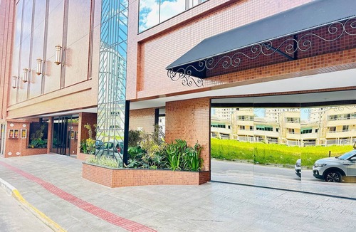 Centro House | Studio with pool, pool table, gym and sauna