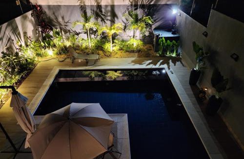 Niteroi House | Suíte em casa familiar de luxo com piscina em Itaipu