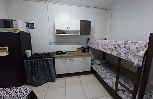 Cidade Nova Apartment | Suite with air conditioning and kitchen