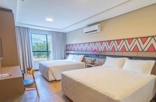 Foz do Iguacu Hotel | Sunny Superior Double Room | Free Breakfast, 3 Pools & 3 mi to IGU Airport