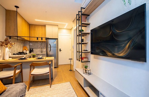 Bigorrilho Apartment | Temple Elegante Designer Apt