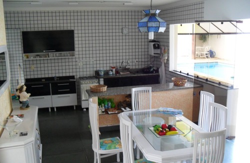 Condominio Residencial Bounganvillee House | The beachfront condominium in Peruíbe