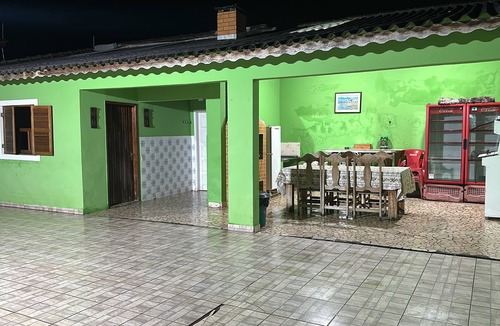 Solemar House | The house has 3 bedrooms, 3 bathrooms, a kitchen, and a spacious living room for added comfort.