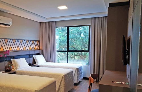 Foz do Iguacu Hotel | Three Superior Triple Twin Rooms | Free Breakfast, Swim-Up Bar & Borders 5 mi