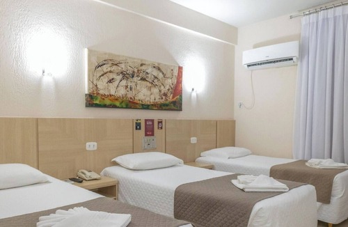 Foz do Iguacu City Centre Hotel | Three Twin Rooms | Free Breakfast | Near Bird Park
