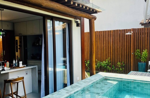 Praia do Forte House | Tiny House in Praia do Forte. Gated community, with exclusive access to the beach