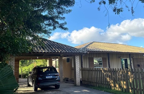 Sambaqui House | Tranquil 3-bedroom house with AC in beautiful Florianópolis