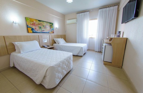 Foz do Iguacu City Centre Hotel | Triple Couple Rooms | Free Breakfast | Near Iguazu Park