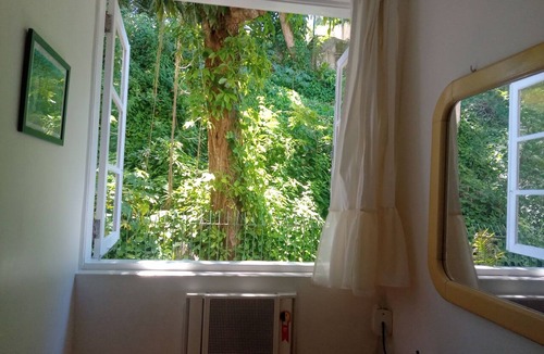 Leme Apartment | Two minutes from Copacabana and Leme beach Cozy apartment for 2-4 people
