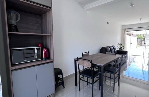 Ubatuba House | Two-story house 450m from the sea in Brisas de São Chico.