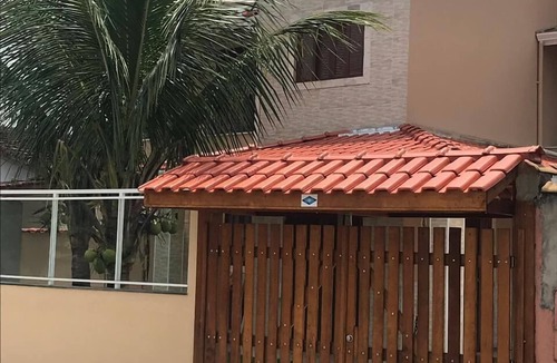 Caraguatatuba House | Two-story house with pool, 5 bedrooms, and 700 meters from Massaguaçú beach.