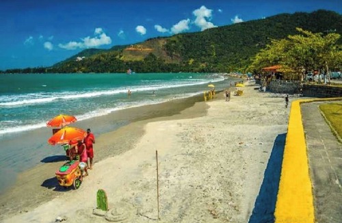 Sertao da Quina House | Two-story house with 3 bedrooms, 2 suites, sleeps 6 to 9 people.