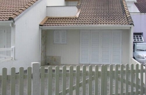 Lazaro House | Two-story house with en-suite bathroom facing the sea on Sununga Beach, in Lázaro.