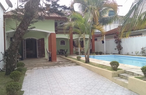 Balneario Arpoador House | Two-story house with pool, 500 meters from the beach, with free Wi-Fi!