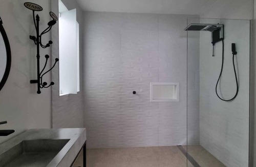 Auxiliadora House | Urban oasis. Plenty of space, comfort, quiet and security.