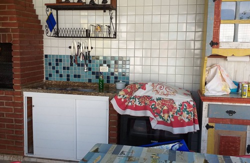Jardim Casablanca House | Vacation Home in Peruíbe (Swimming Pool, Wi-Fi, TV, Air Conditioning)