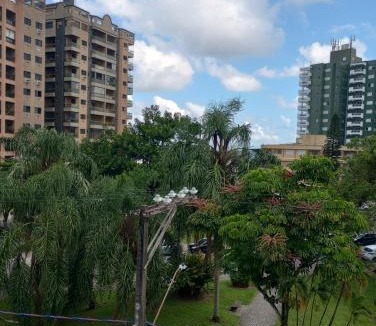 Caicara Apartment | Vila Caiçara 80 metros da praia, Wi-Fi, próximo a feirinha
