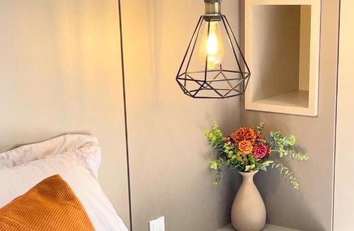 Regiao do lago House | Villa Serena Garden - Suíte com Hidromassagem - Ideal Casal