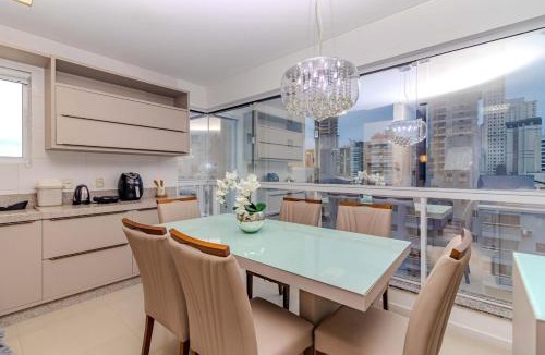 Castelo Branco Apartment | Vista Mar A passos da Praia 3 suítes 3 Vagas