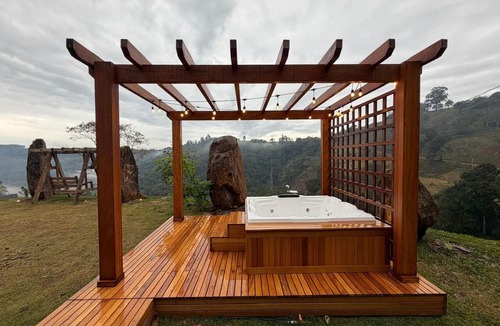 Guatambu Ski Chalet | Waterfall Valley I Waterfall Chalet - Romance, nature and comfort
