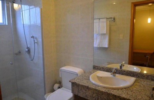 Oficinas Hotel | Well-Appointed Room w/Outdoor Pool + Free Breakfast | Multiplex Palladium -2 mi