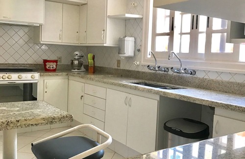 Barequecaba House | Wonderful beachfront house! Gated community with 24-hour security, 5 suites, and air conditioning.