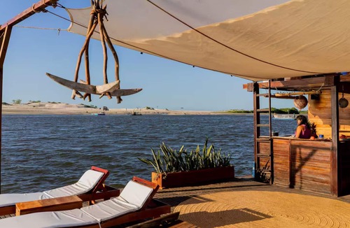 Guriu Village Boat Rental | Yara Floating Villa Floating Inn