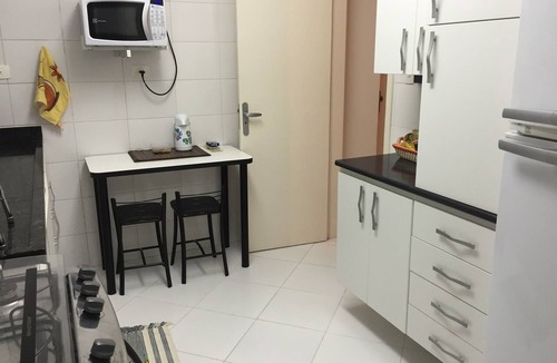 Pitangueiras Apartment | Your beach retreat: Fully equipped apartment, fast Wi-Fi, and beach service 💖