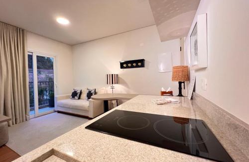 Jardim Andira Apartment | ZUR SUITES - By HOSTYN